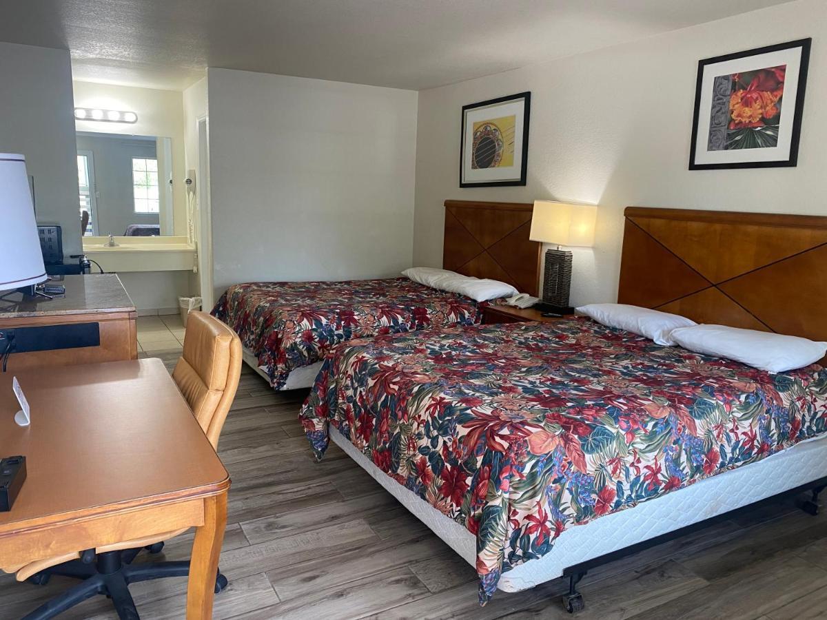 Cedar Creek Inn Bertram Buitenkant foto